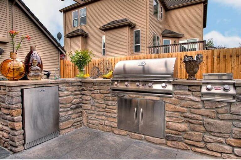 Tips To Design Your Dream Outdoor Kitchen
